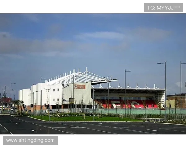 布莱克浦足球俱乐部历史沿革与发展历程分析 布莱克浦足球俱乐部历史沿革与发展历程分析