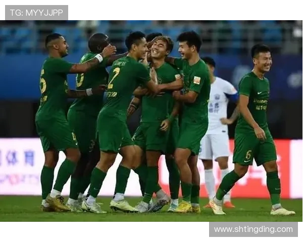 《电竞赛事激烈对抗火热进行 直播平台流量创新高》 《电竞赛事激烈对抗火热进行 直播平台流量创新高》