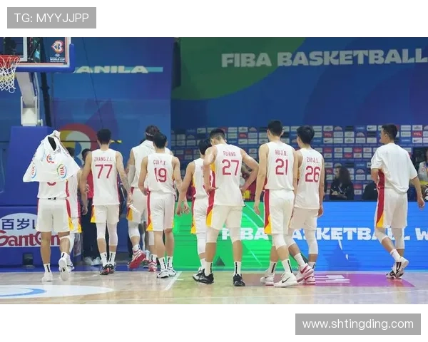 中国男篮奋力拼搏锁定世界杯八强席位 展现全新团队风貌 中国男篮奋力拼搏锁定世界杯八强席位 展现全新团队风貌