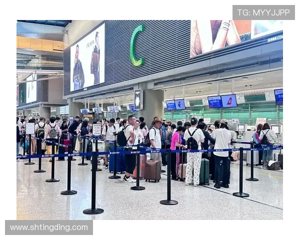 《全球电竞赛事逐步恢复线下举办 业内专家看好未来发展潜力》 《全球电竞赛事逐步恢复线下举办 业内专家看好未来发展潜力》