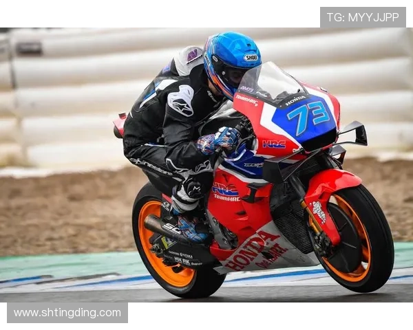 MotoGP赛季最新动态:顶级车手激烈角逐赛道 冠军之争愈加白热化 MotoGP赛季最新动态:顶级车手激烈角逐赛道 冠军之争愈加白热化