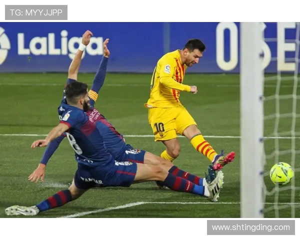 梅西回归巴萨引发轰动,球迷热议是否能再度带领球队称霸欧洲 梅西回归巴萨引发轰动,球迷热议是否能再度带领球队称霸欧洲