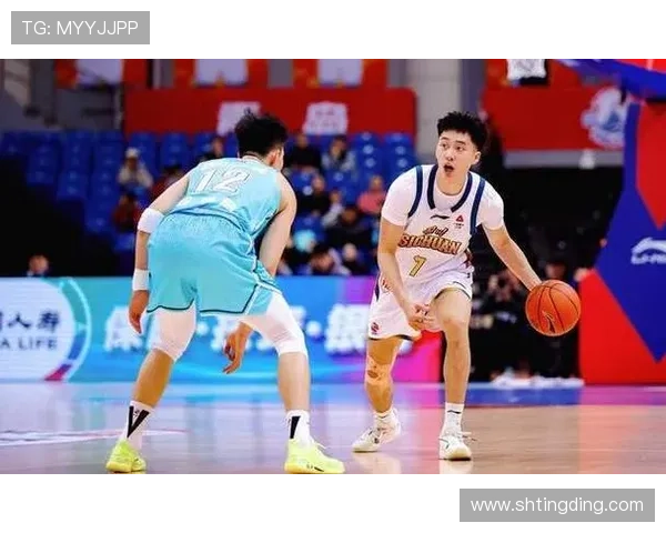 中国男篮新周期首战告捷青年力量崛起引发外界高度关注与期待 中国男篮新周期首战告捷青年力量崛起引发外界高度关注与期待