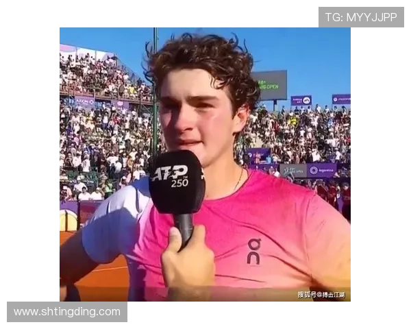 新星网球选手突破自我创造历史首次进入大满贯四强赛事引关注