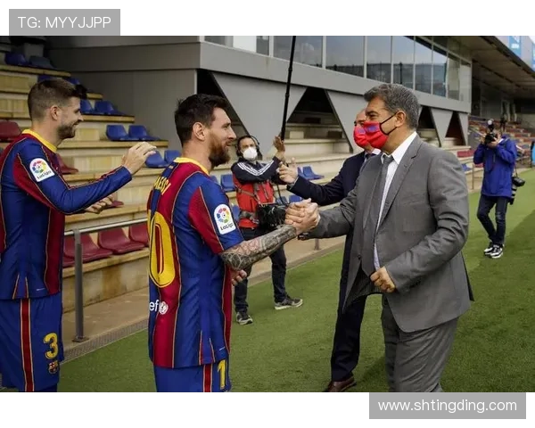 梅西重返巴萨传闻再起 引发球迷热议及高层关注